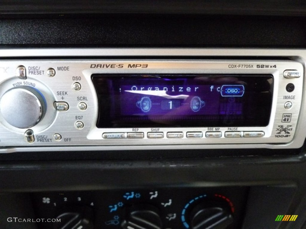 2000 Cherokee Classic - Stone White / Camel Beige photo #20