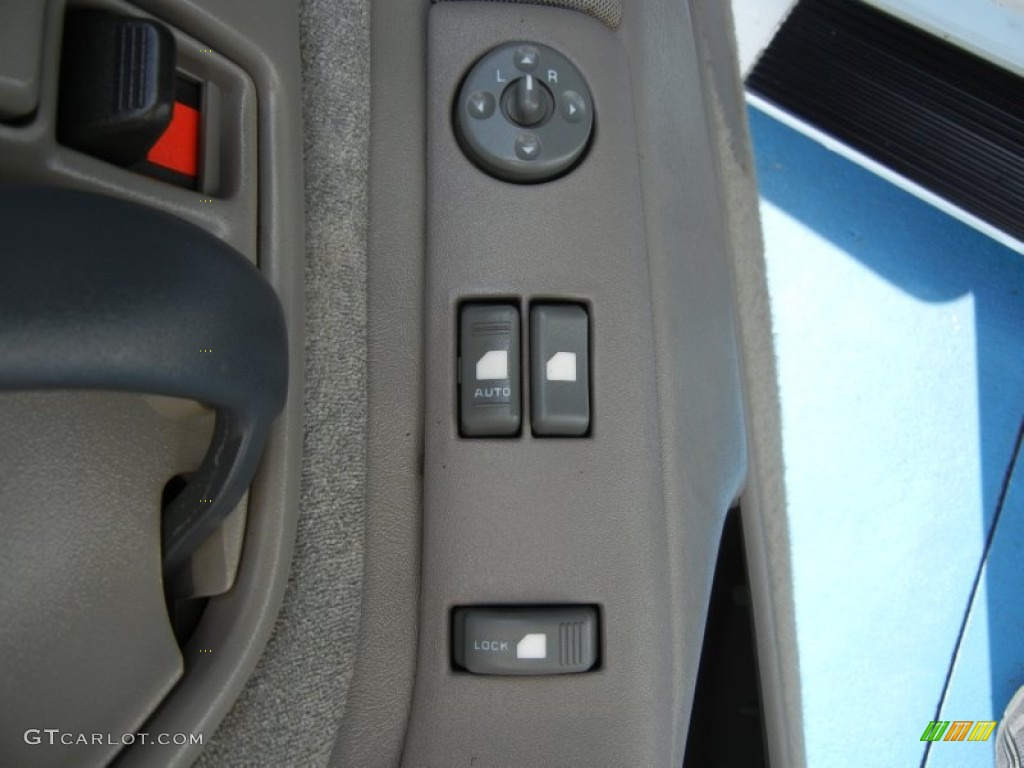 1997 Chevrolet C/K C1500 Silverado Extended Cab Controls Photo #69400180