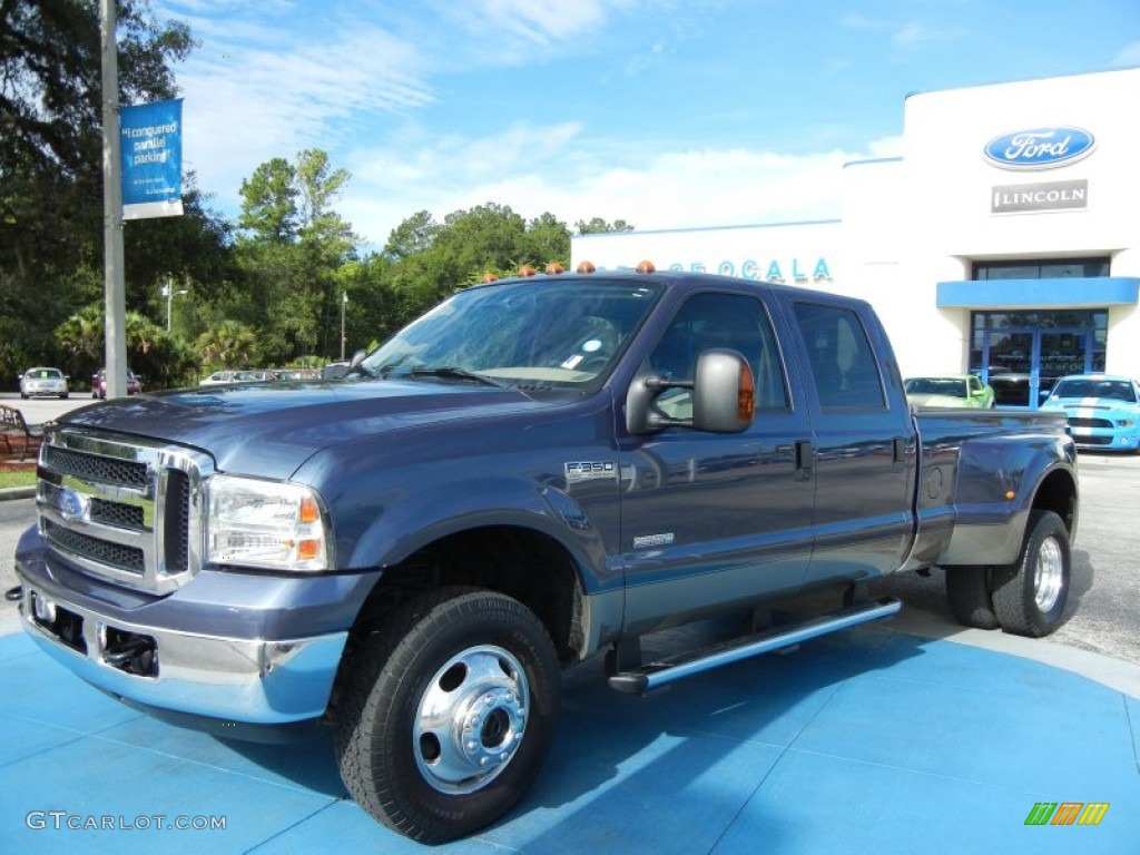 Medium Wedgewood Blue Metallic Ford F350 Super Duty