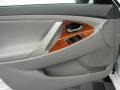Super White - Camry XLE Photo No. 15