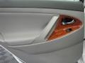 Super White - Camry XLE Photo No. 17