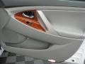 Super White - Camry XLE Photo No. 19