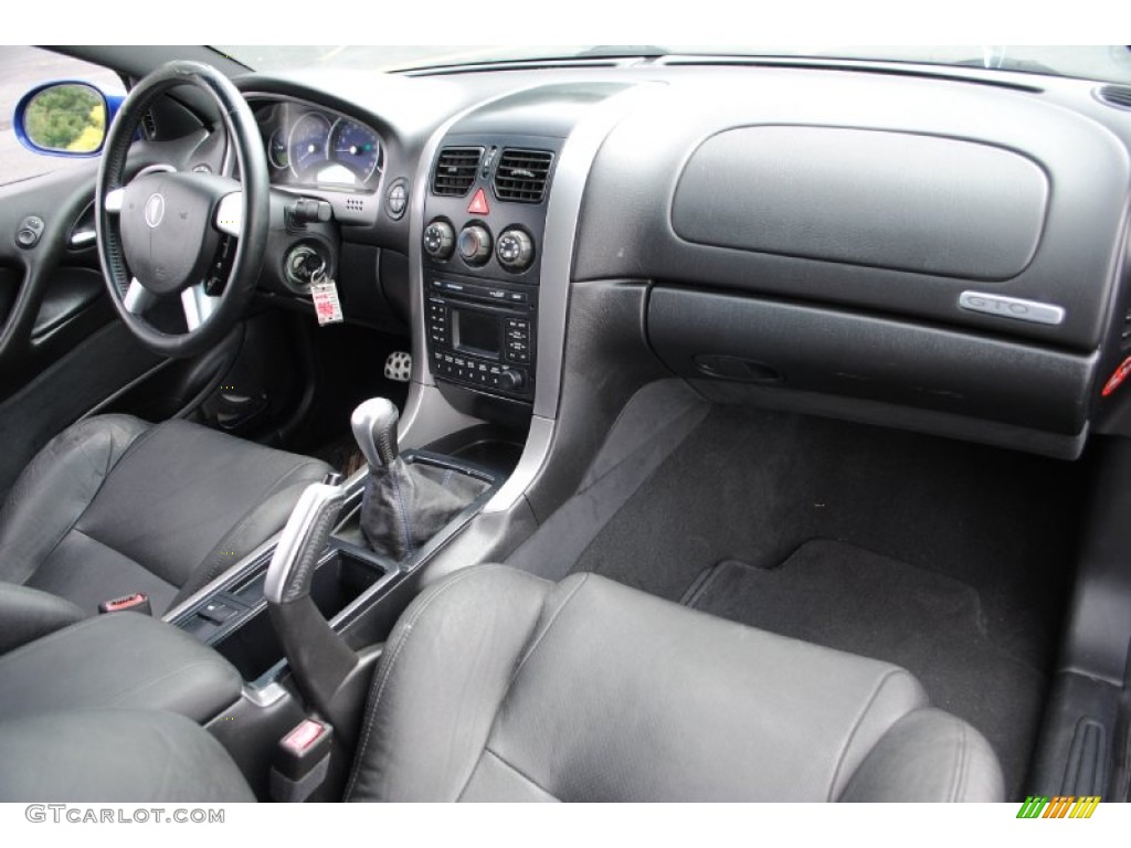 Black Interior 2004 Pontiac GTO Coupe Photo #69403114