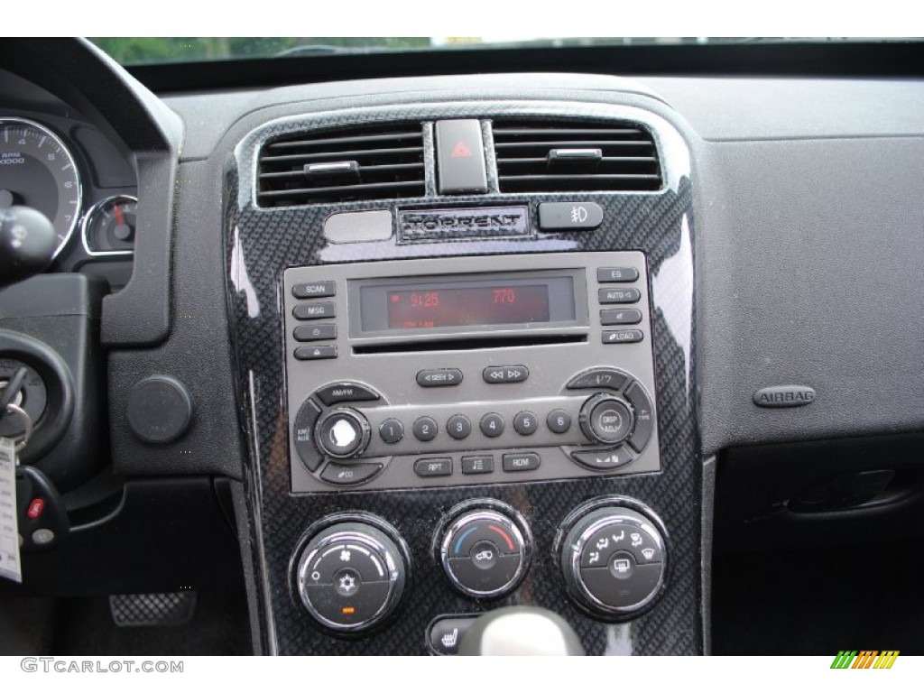 2006 Pontiac Torrent AWD Controls Photo #69403174