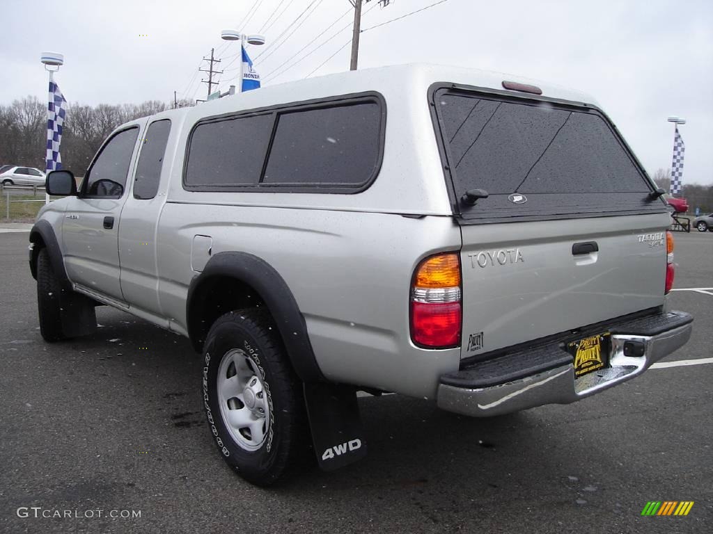 2004 Tacoma V6 Xtracab 4x4 - Lunar Mist Metallic / Charcoal photo #3