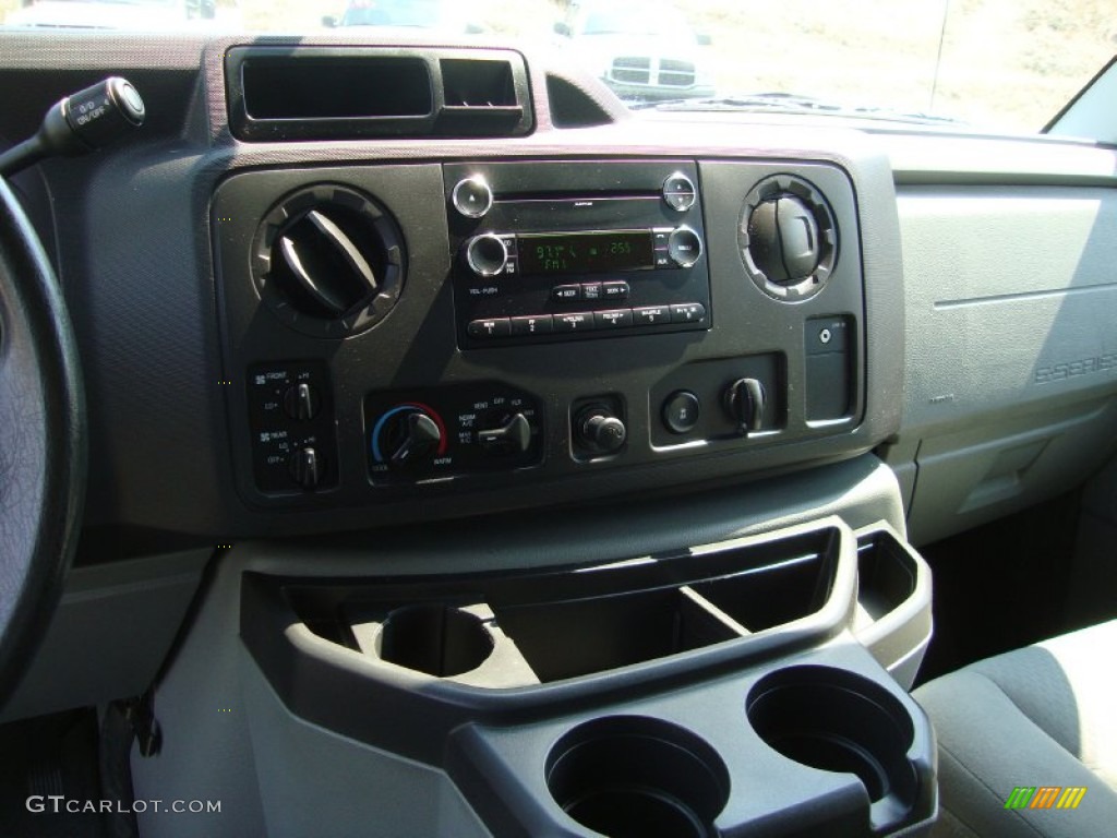 2009 Ford E Series Van E150 XLT Passenger Controls Photo #69405291