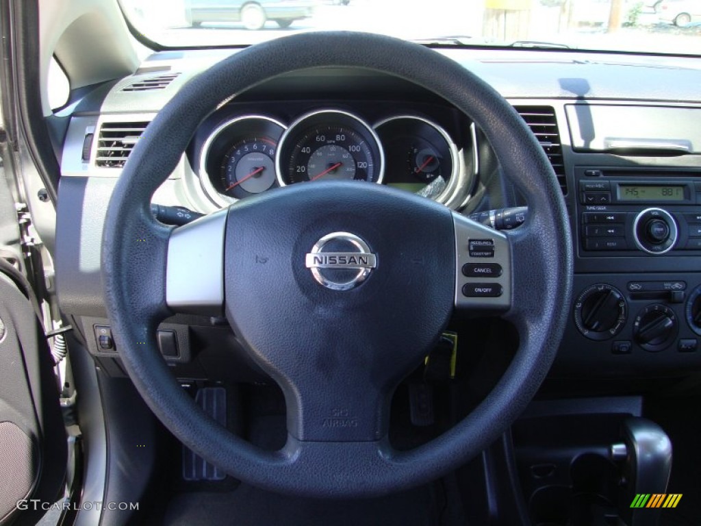 2008 Versa 1.8 S Hatchback - Magnetic Gray / Charcoal photo #14