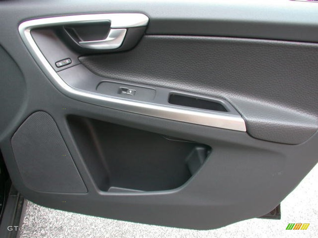 2011 Volvo XC60 3.2 Door Panel Photos