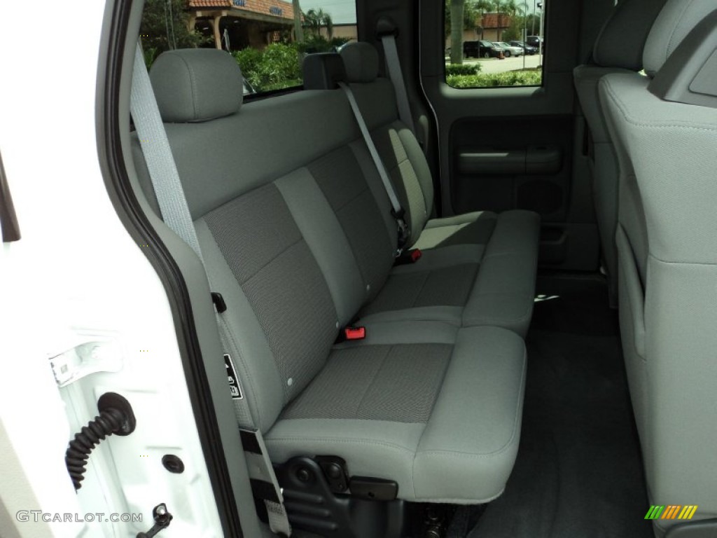 2004 F150 XLT SuperCab - Oxford White / Medium Graphite photo #21