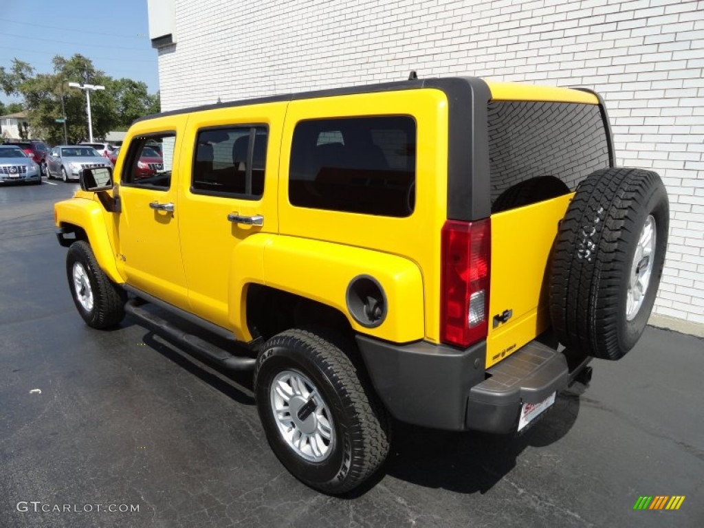 Yellow 2006 Hummer H3 Standard H3 Model Exterior Photo #69411514