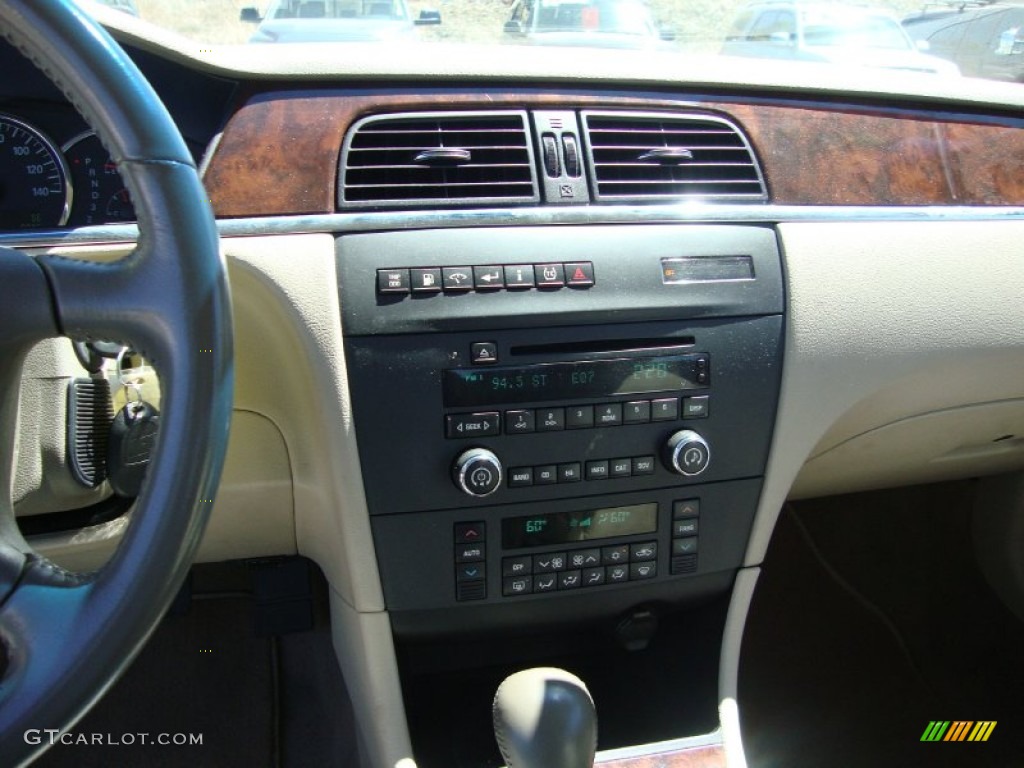 2007 Buick LaCrosse CXL Controls Photo #69413077