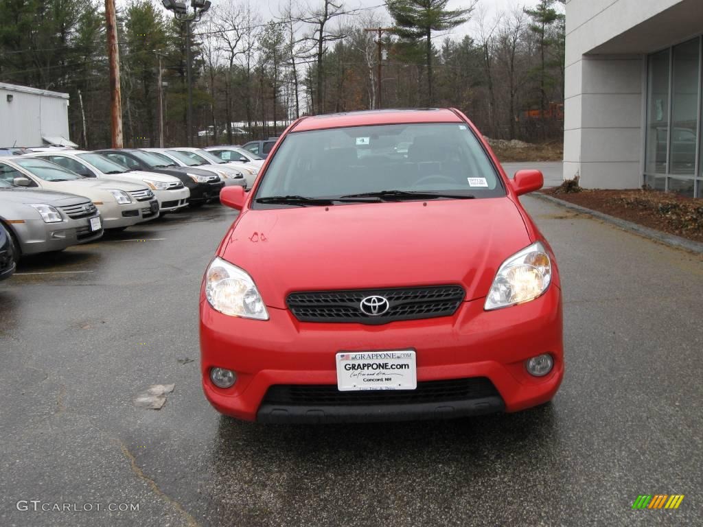 2005 Matrix XR AWD - Radiant Red / Dark Gray photo #11