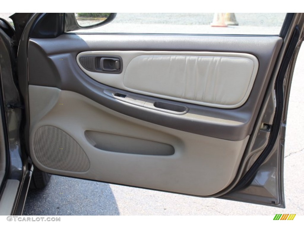 1998 Nissan Altima GLE Door Panel Photos