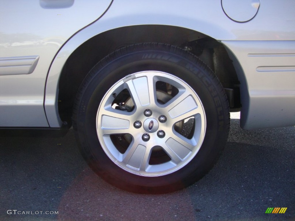 2011 Ford Crown Victoria LX Wheel Photos