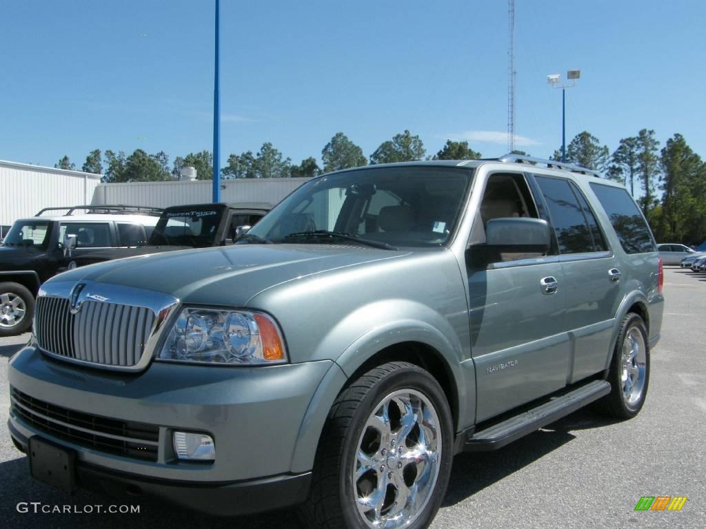 2005 lincoln navigator interior