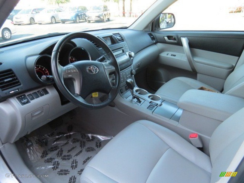 2010 Highlander SE - Classic Silver Metallic / Ash photo #11