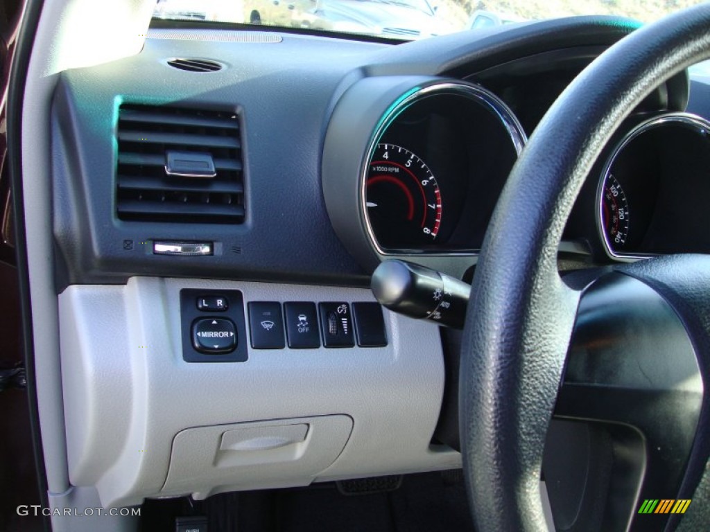 2011 Toyota Highlander V6 4WD Controls Photo #69418237