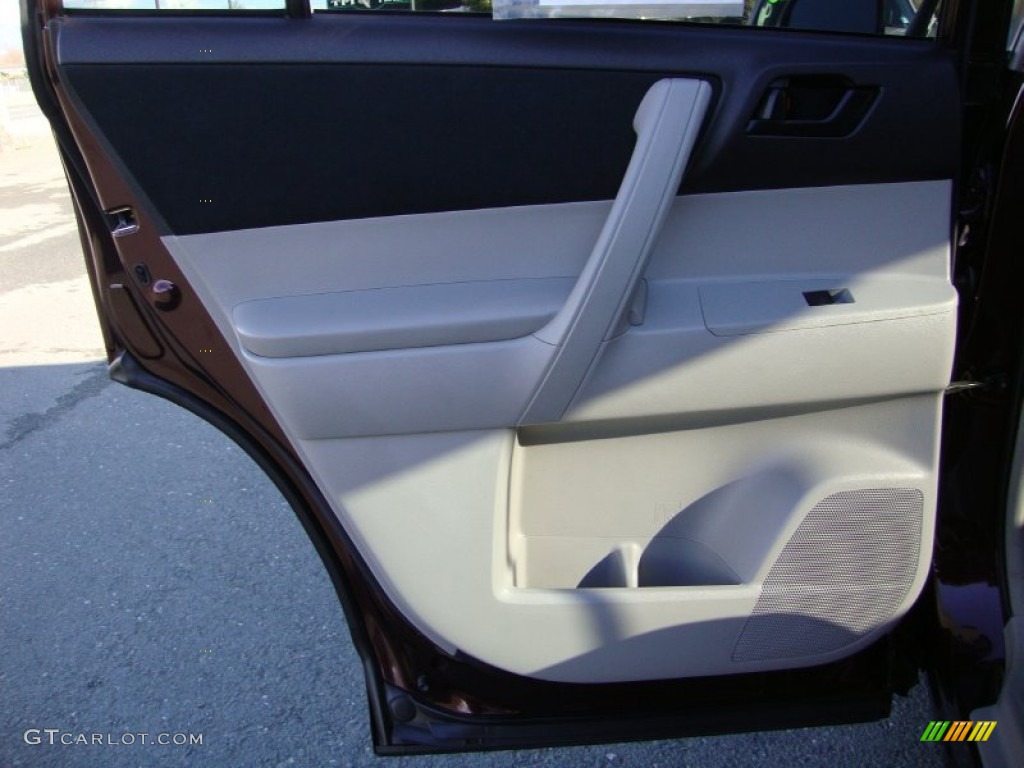 2011 Highlander V6 4WD - Sizzling Crimson Mica / Ash photo #24