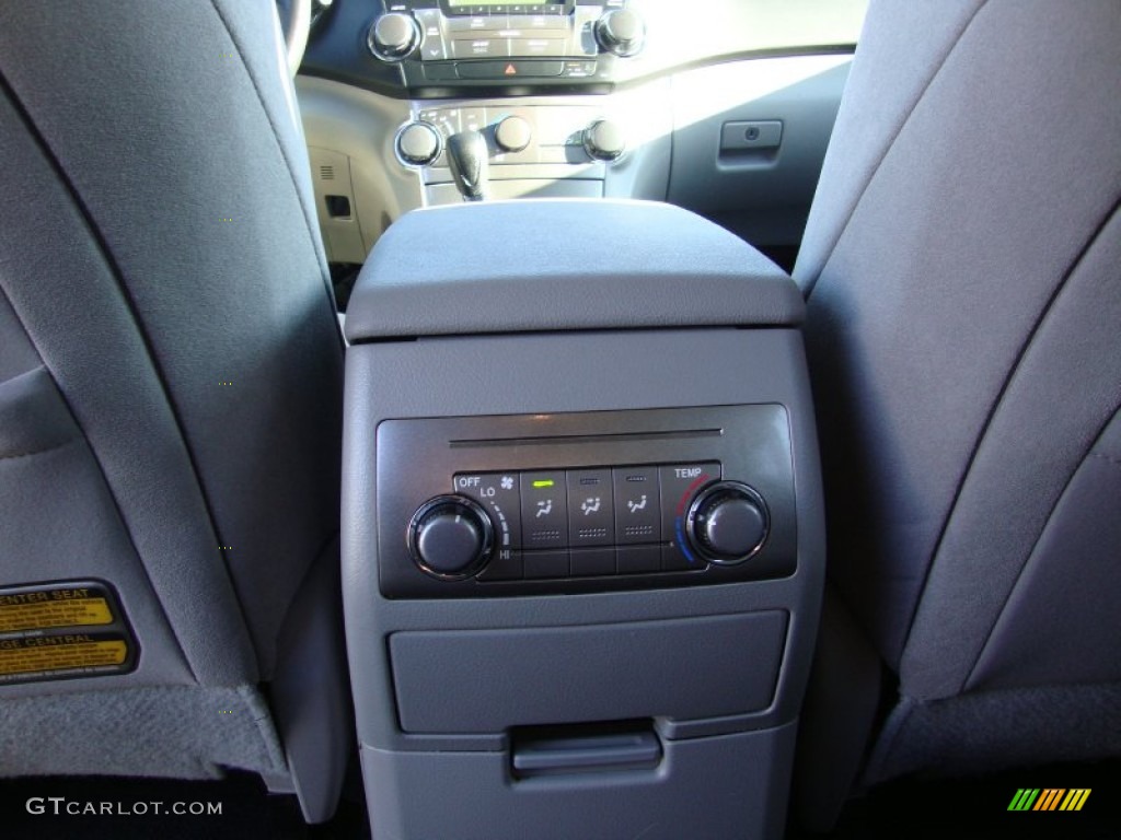 2011 Highlander V6 4WD - Sizzling Crimson Mica / Ash photo #25