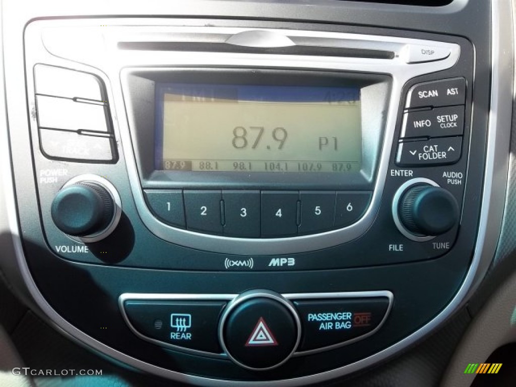 2013 Hyundai Accent GLS 4 Door Audio System Photos