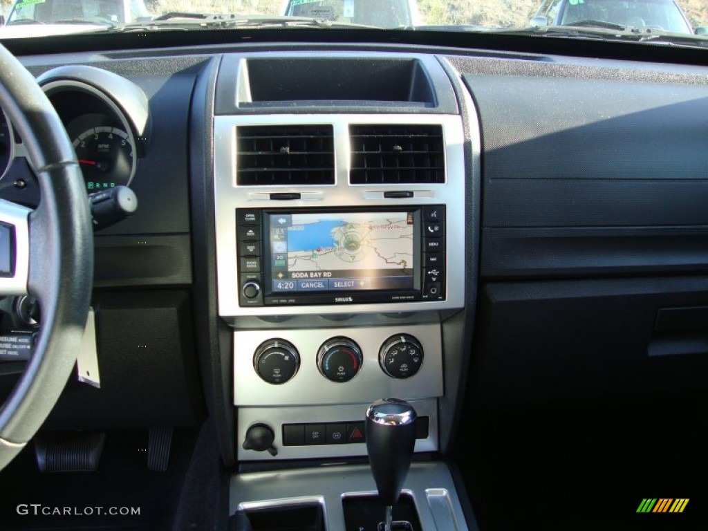 2007 Dodge Nitro R/T Controls Photos