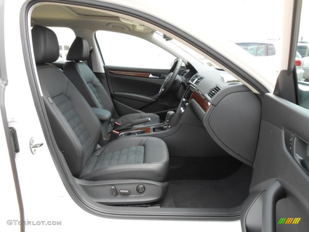 Titan Black Interior 2013 Volkswagen Passat 2.5L SEL Photo #69420058