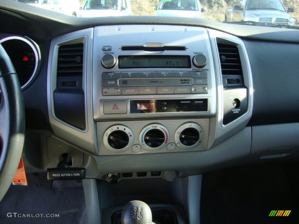2011 Toyota Tacoma Access Cab Controls Photo #69420262