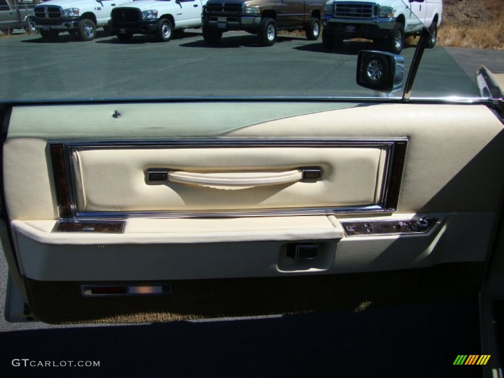1979 Lincoln Continental Mark V Cream Door Panel Photo #69421972