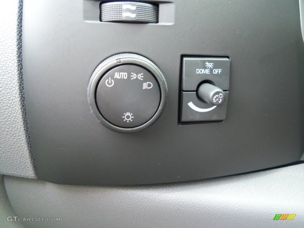 2013 Chevrolet Silverado 3500HD WT Regular Cab 4x4 Chassis Controls Photo #69423199
