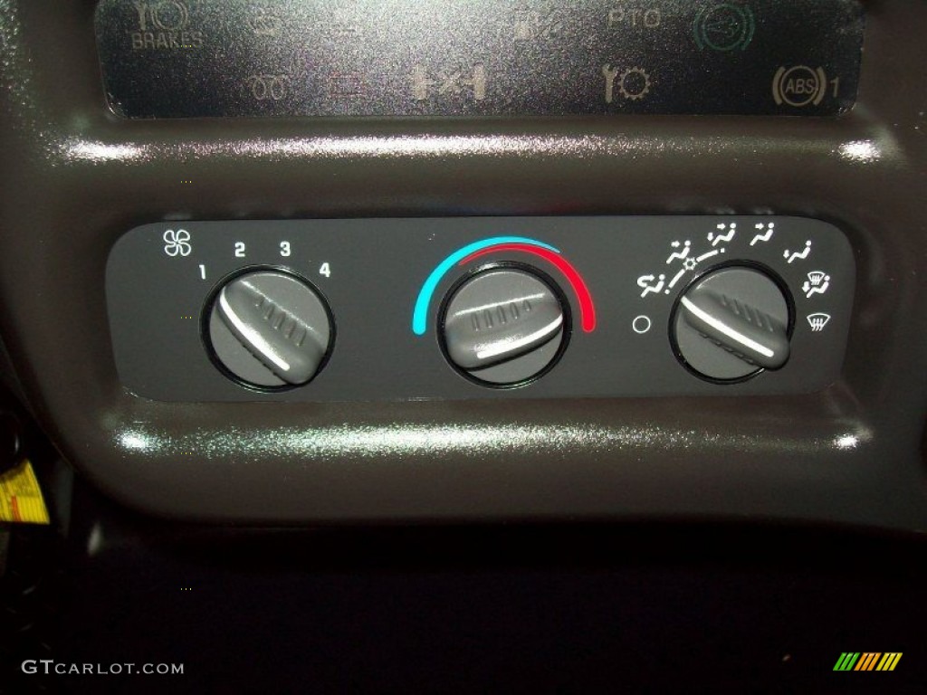 2009 GMC C Series Topkick C5500 Regular Cab Chassis Controls Photo #69424333