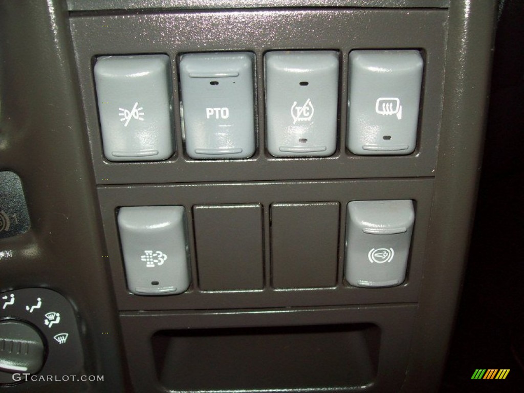 2009 GMC C Series Topkick C5500 Regular Cab Chassis Controls Photo #69424360