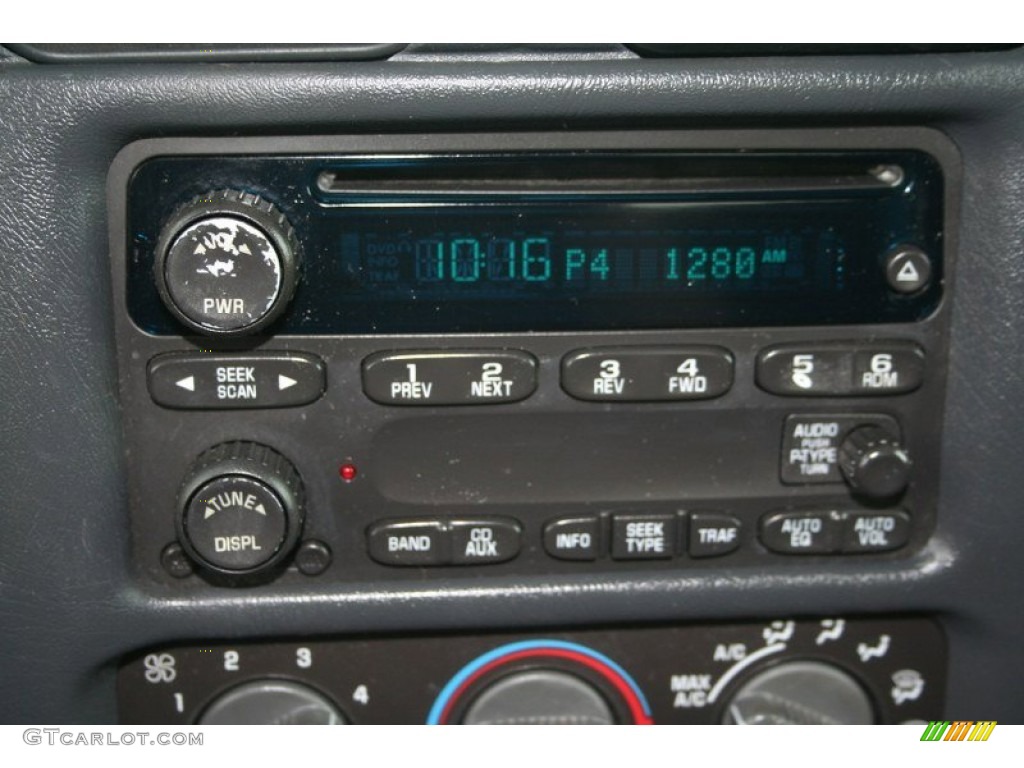 2004 GMC Sonoma SLS Crew Cab 4x4 Audio System Photo #69424471