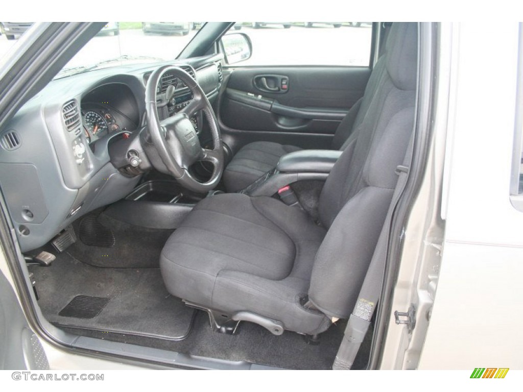 2004 GMC Sonoma SLS Crew Cab 4x4 Front Seat Photo #69424549