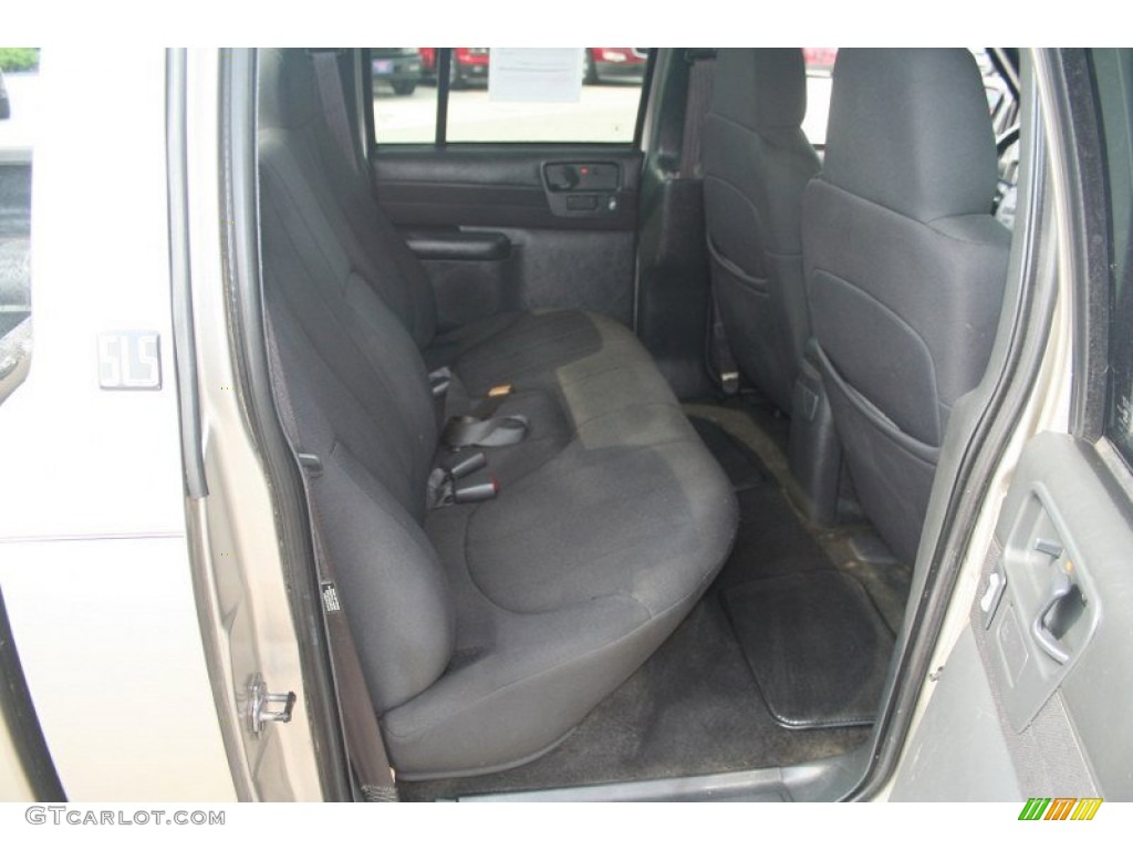 2004 GMC Sonoma SLS Crew Cab 4x4 Rear Seat Photo #69424573