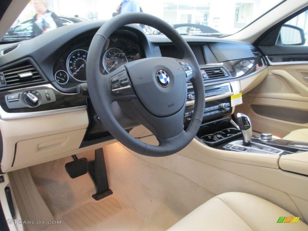 2013 5 Series 528i xDrive Sedan - Alpine White / Venetian Beige photo #10