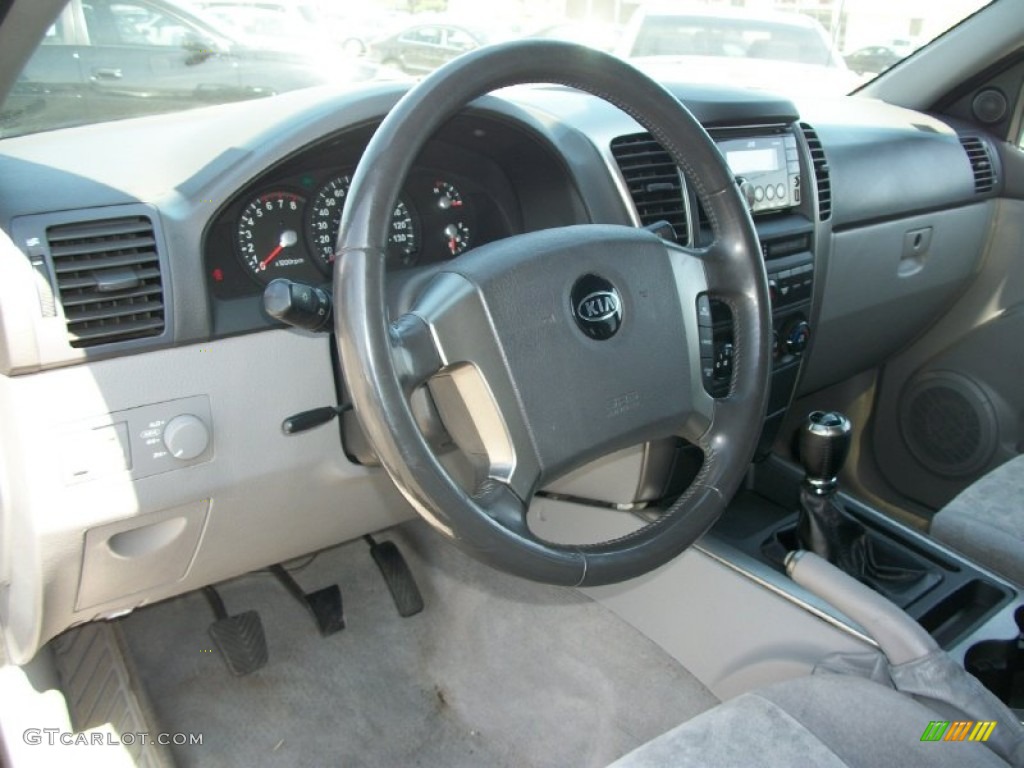 2005 Sorento LX 4WD - Ebony Black / Gray photo #8