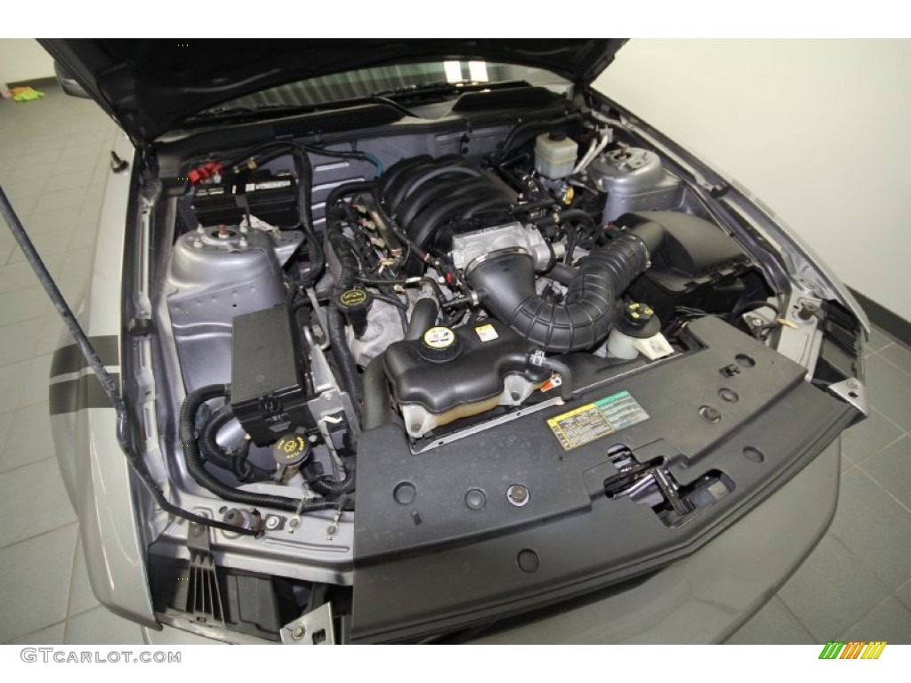 2006 Ford Mustang GT Premium Coupe 4.6 Liter SOHC 24-Valve VVT V8 Engine Photo #69429397