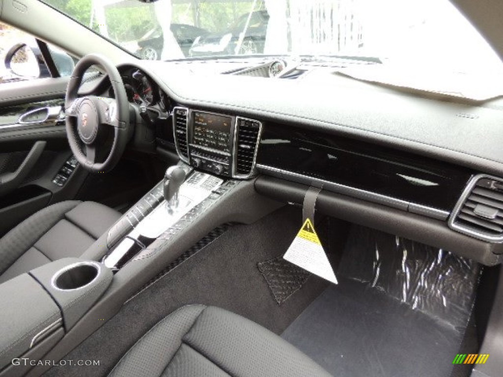 2013 Porsche Panamera 4 Black Dashboard Photo #69430852