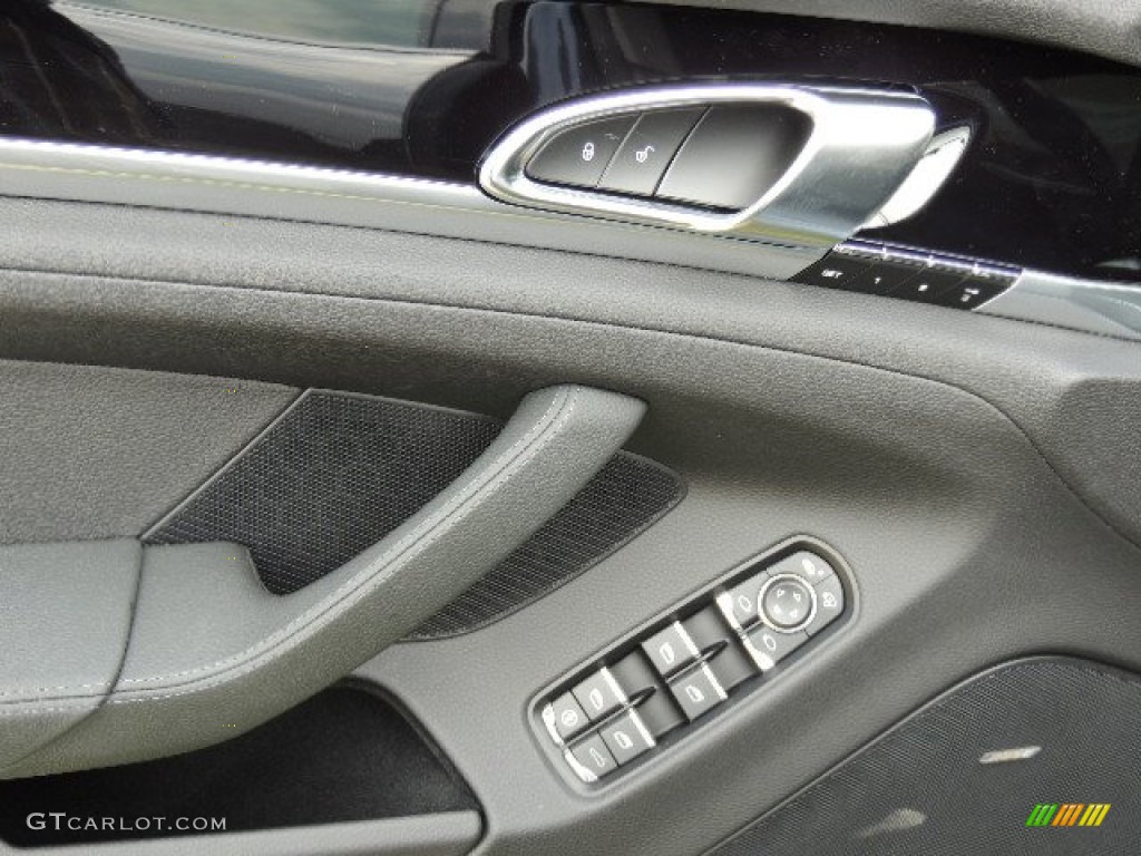 2013 Porsche Panamera 4 Controls Photo #69430876