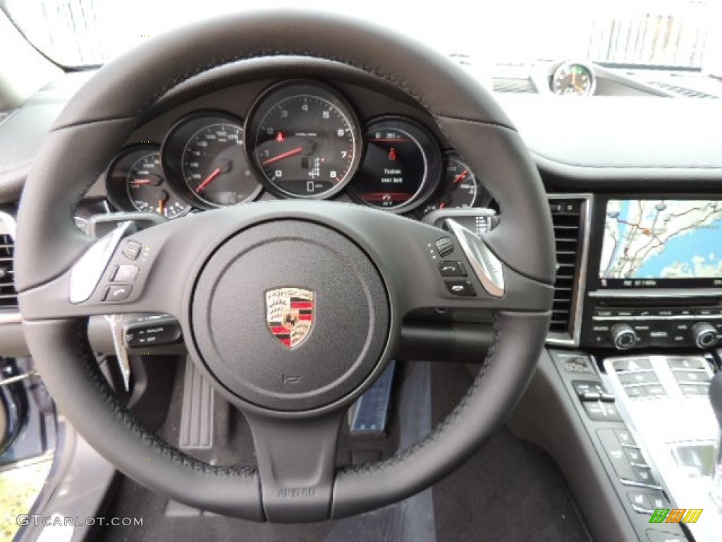 2013 Porsche Panamera 4 Steering Wheel Photos