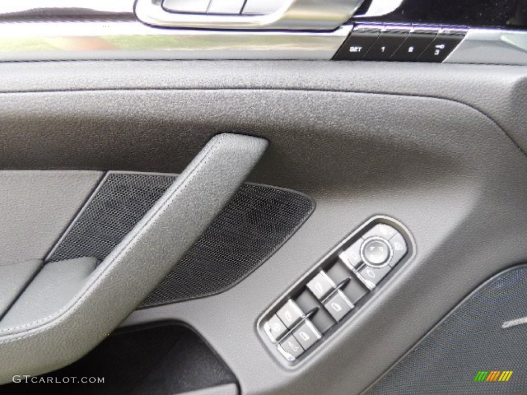 2013 Porsche Panamera V6 Controls Photo #69431169