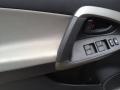 Super White - RAV4 4WD Photo No. 13