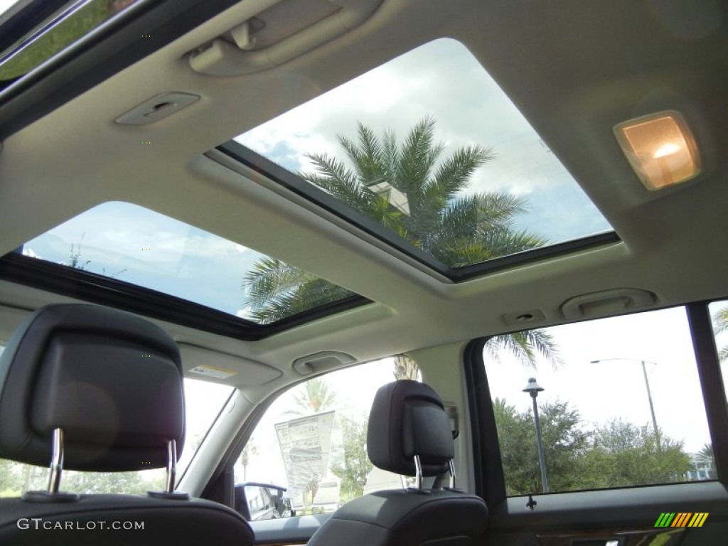 Mercedes benz with two sunroofs