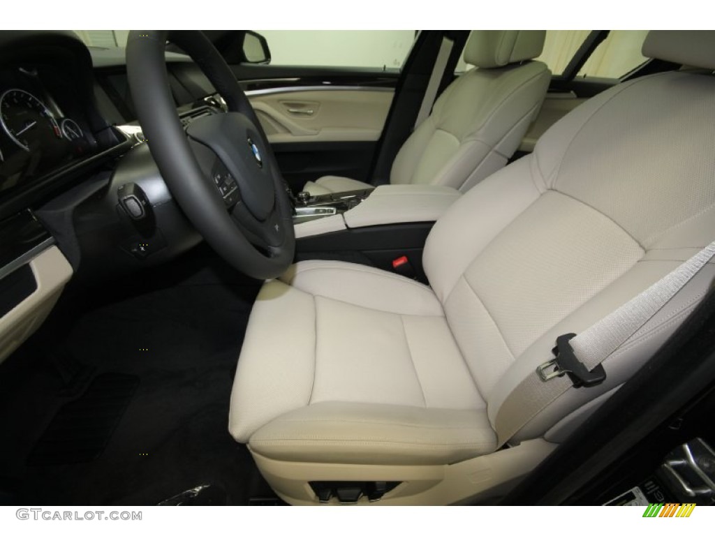 Oyster/Black Interior 2013 BMW 5 Series 550i Sedan Photo #69434281