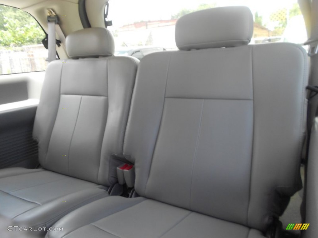2005 GMC Envoy XUV SLT Rear Seat Photo #69435988