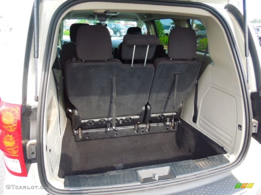 2012 Grand Caravan Crew - Stone White / Black/Light Graystone photo #19