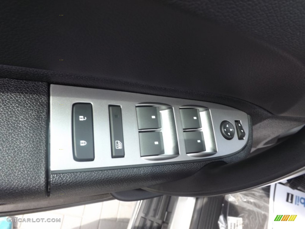 2013 GMC Sierra 2500HD SLE Crew Cab 4x4 Controls Photo #69436618