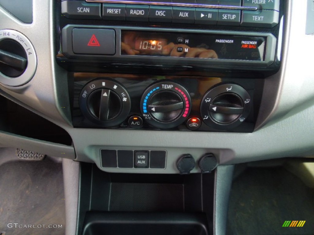 2012 Toyota Tacoma V6 TRD Sport Double Cab 4x4 Controls Photo #69436909