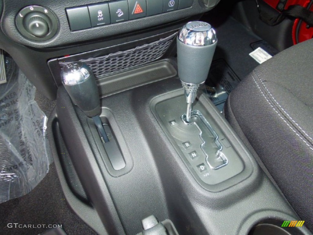 2013 Jeep Wrangler Unlimited Sahara 4x4 5 Speed Automatic Transmission Photo #69437905