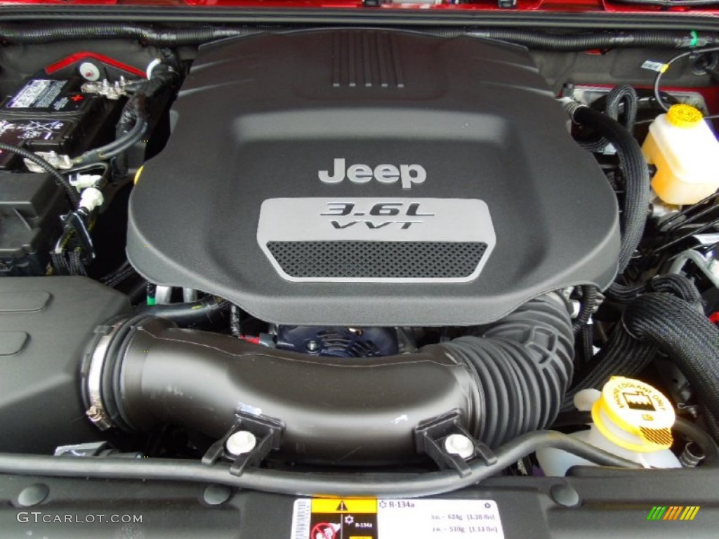 2013 Jeep Wrangler Unlimited Sahara 4x4 3.6 Liter DOHC 24-Valve VVT Pentastar V6 Engine Photo #69438034